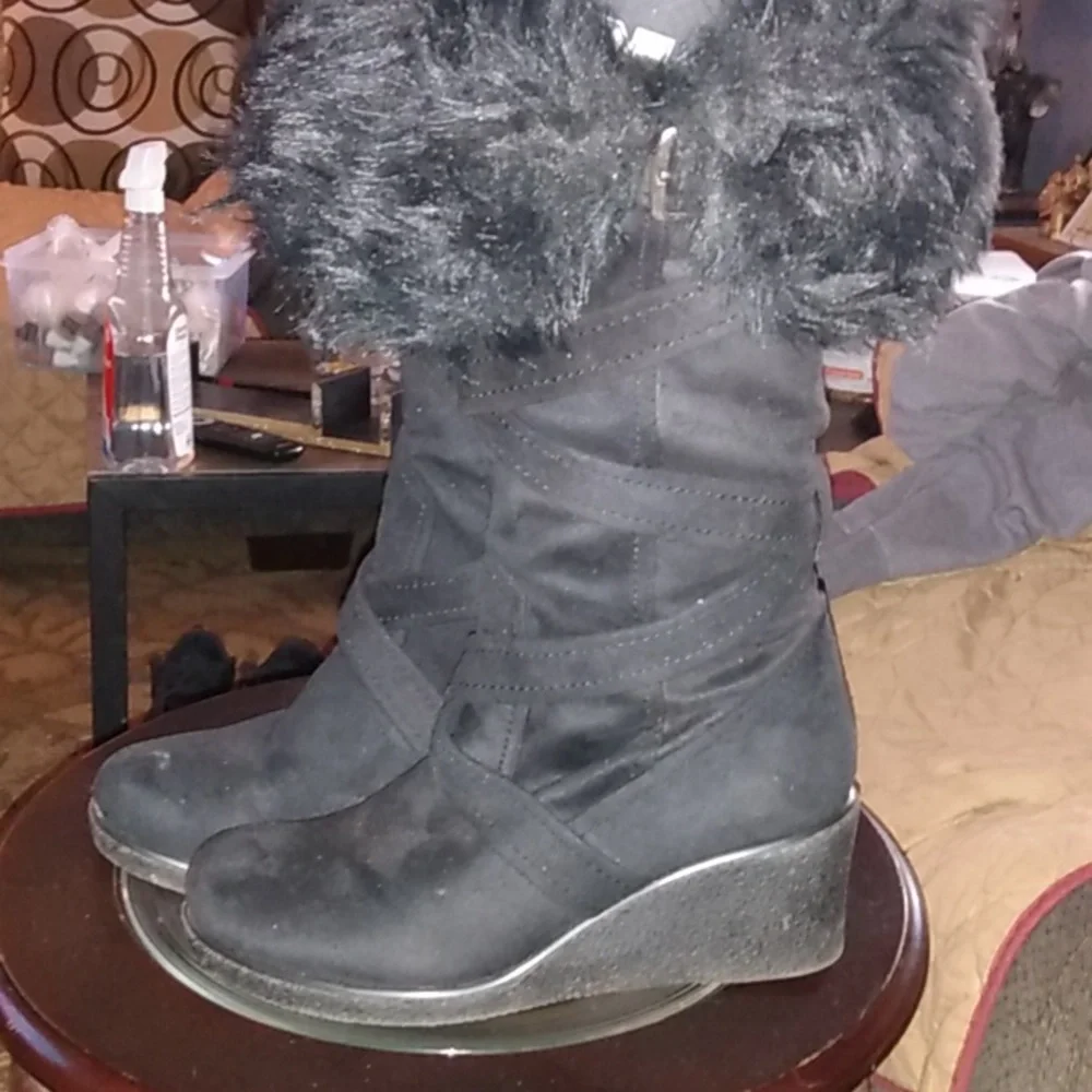 Black Boot - Picture 1 of 12